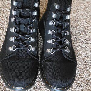 NWT Dr. Martens Combs Boot